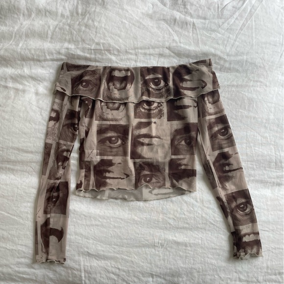 Dolls kill Graphic Off-Shoulder Women Top - Picture 2 of 3